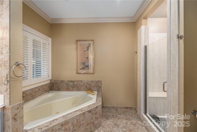 42 Tiverton Lane, Asheville, NC 28803