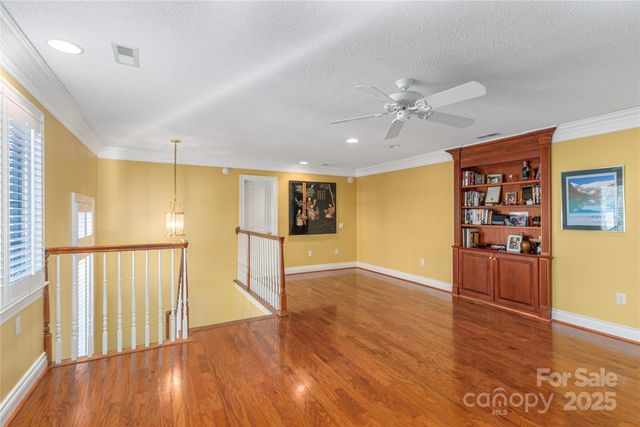 42 Tiverton Lane, Asheville, NC 28803