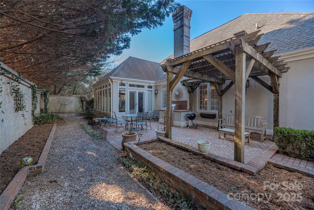 42 Tiverton Lane, Asheville, NC 28803