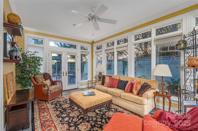 42 Tiverton Lane, Asheville, NC 28803