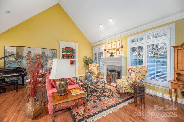 42 Tiverton Lane, Asheville, NC 28803