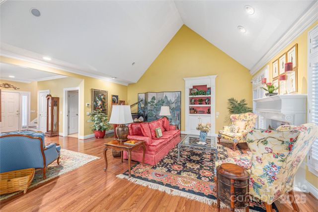 42 Tiverton Lane, Asheville, NC 28803