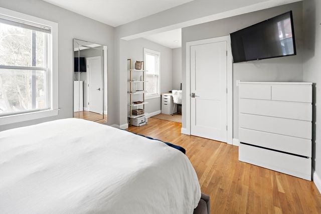 30-32 Oakland St, Newton, MA 02458