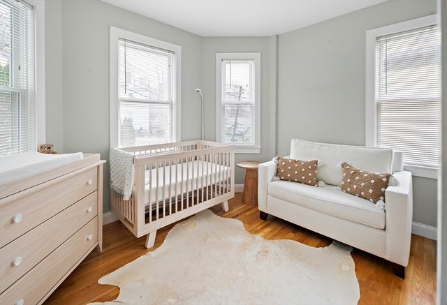 30-32 Oakland St, Newton, MA 02458