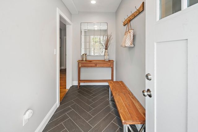 30-32 Oakland St, Newton, MA 02458