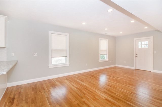 30-32 Oakland St, Newton, MA 02458