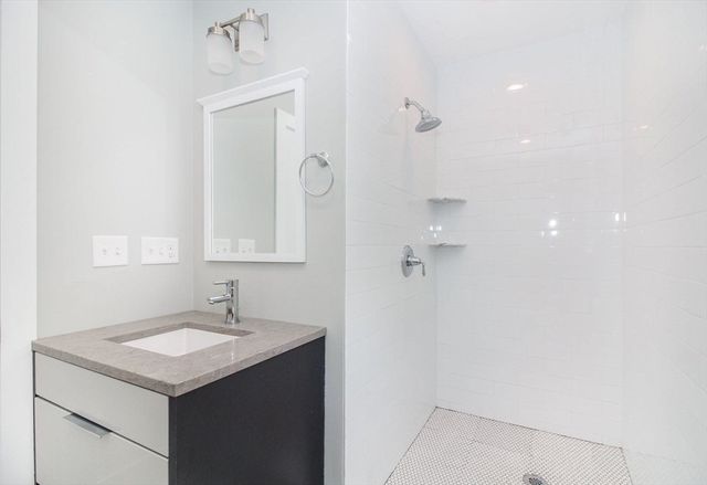 30-32 Oakland St, Newton, MA 02458