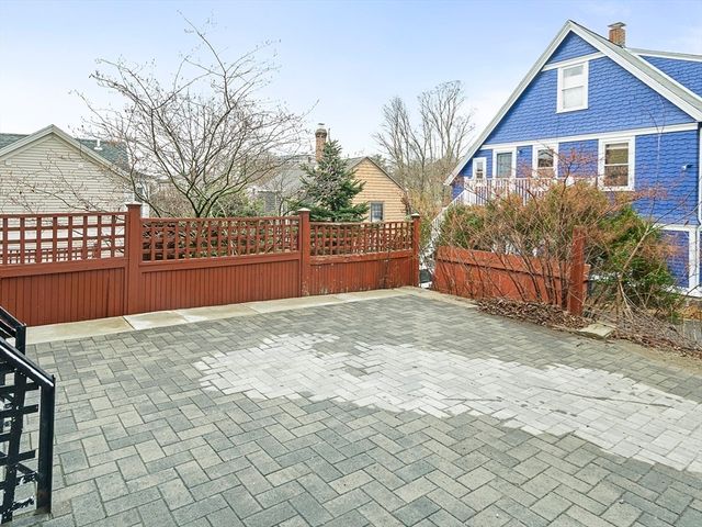 30-32 Oakland St, Newton, MA 02458