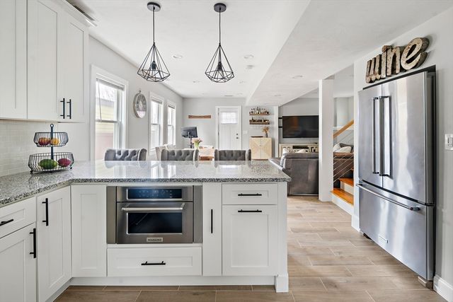 30-32 Oakland St, Newton, MA 02458