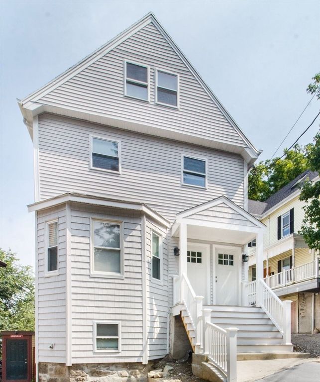 30-32 Oakland St, Newton, MA 02458