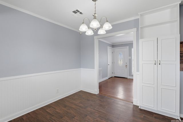 210 N Guilford Dr, San Antonio, TX 78217