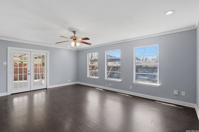 210 N Guilford Dr, San Antonio, TX 78217