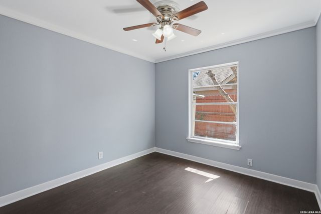 210 N Guilford Dr, San Antonio, TX 78217