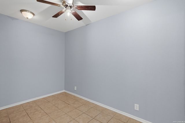 210 N Guilford Dr, San Antonio, TX 78217