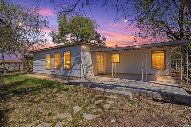 210 N Guilford Dr, San Antonio, TX 78217