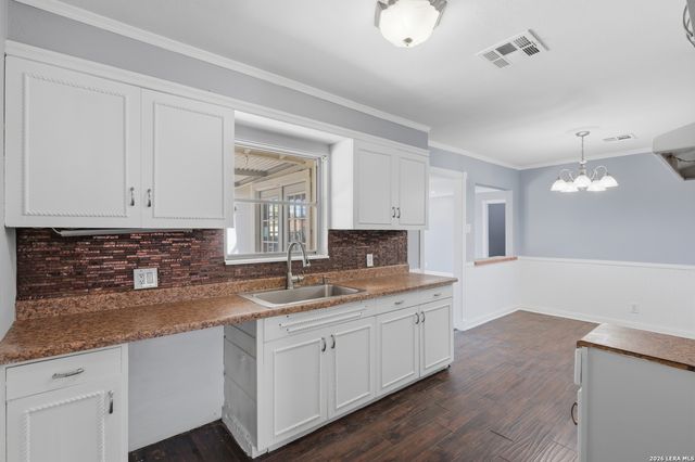 210 N Guilford Dr, San Antonio, TX 78217