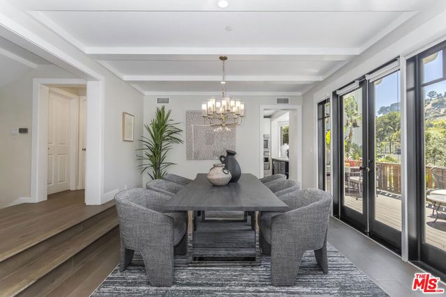 2201 Beech Knoll Road, Los Angeles, CA 90046