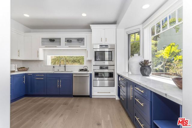 2201 Beech Knoll Road, Los Angeles, CA 90046