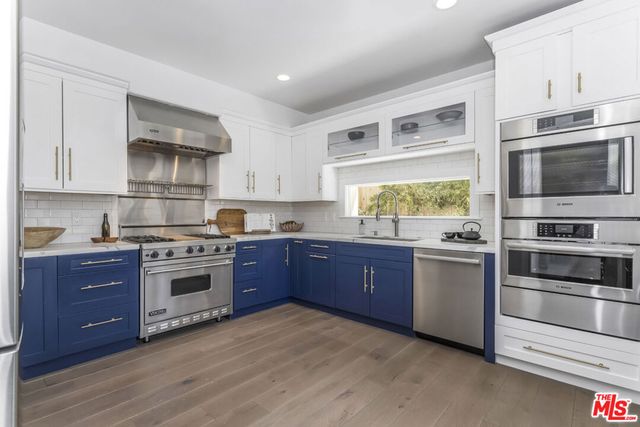 2201 Beech Knoll Road, Los Angeles, CA 90046