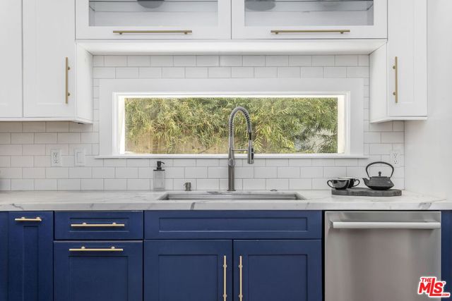 2201 Beech Knoll Road, Los Angeles, CA 90046