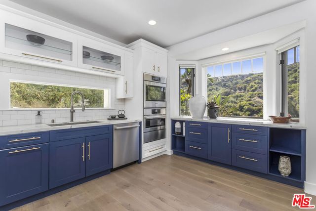 2201 Beech Knoll Road, Los Angeles, CA 90046