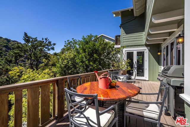 2201 Beech Knoll Road, Los Angeles, CA 90046