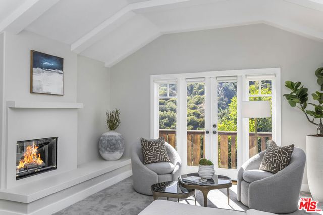 2201 Beech Knoll Road, Los Angeles, CA 90046