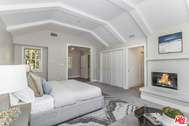 2201 Beech Knoll Road, Los Angeles, CA 90046