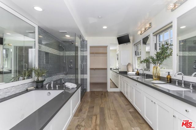 2201 Beech Knoll Road, Los Angeles, CA 90046