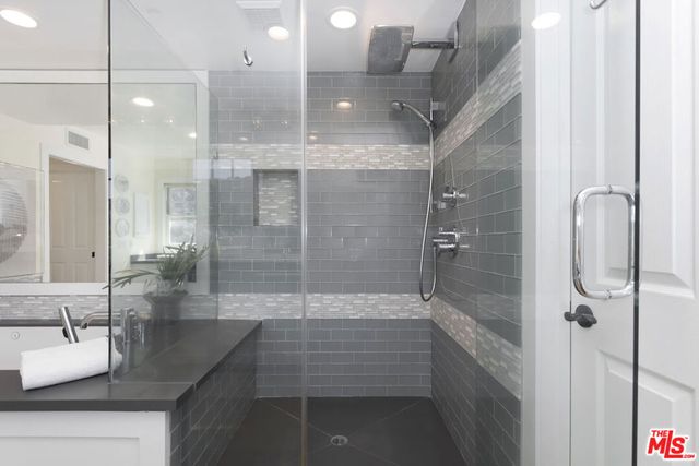 2201 Beech Knoll Road, Los Angeles, CA 90046