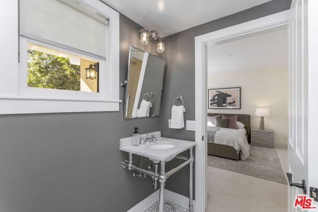 2201 Beech Knoll Road, Los Angeles, CA 90046