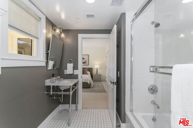 2201 Beech Knoll Road, Los Angeles, CA 90046