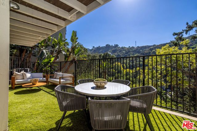 2201 Beech Knoll Road, Los Angeles, CA 90046