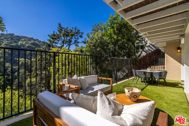 2201 Beech Knoll Road, Los Angeles, CA 90046