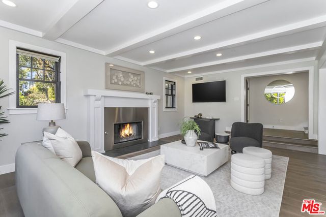 2201 Beech Knoll Road, Los Angeles, CA 90046