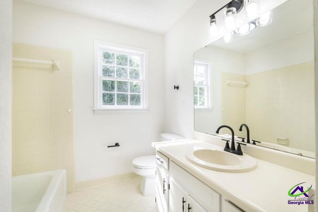 6806 Bay Point Drive, Macon, GA 31220