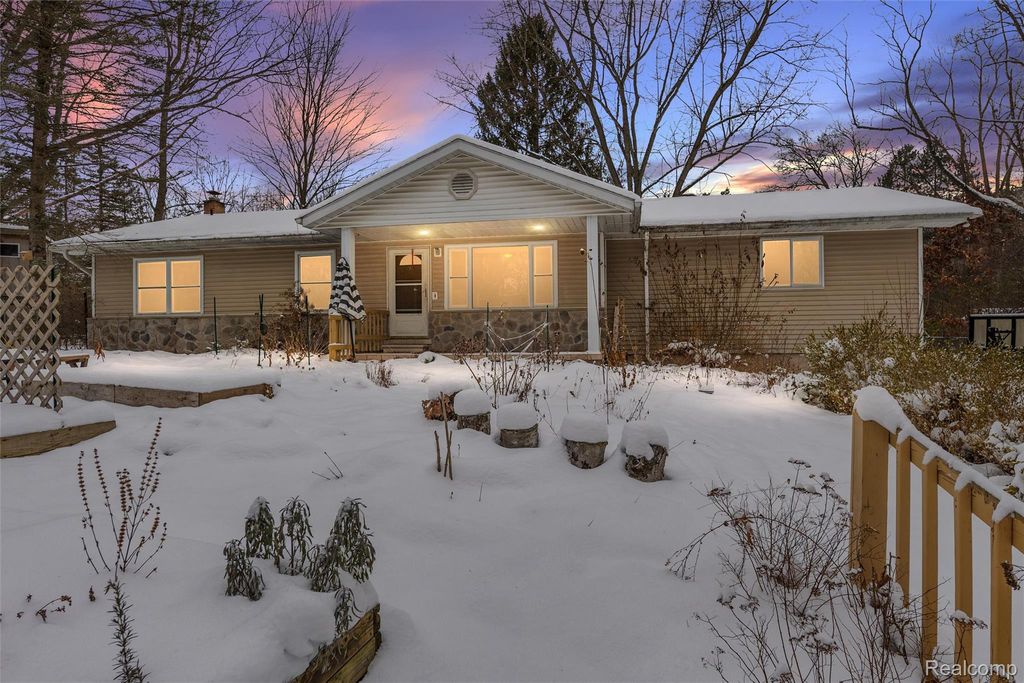 6892 Crane Road, Pittsfield Charter Township, MI 48197