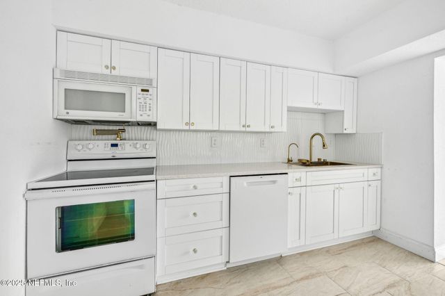 1901 FOREST HILLS Road, Jacksonville, FL 32208