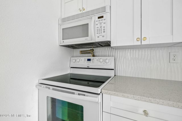 1901 FOREST HILLS Road, Jacksonville, FL 32208