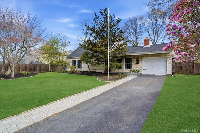 1055 Sipp Avenue, Medford, NY 11763