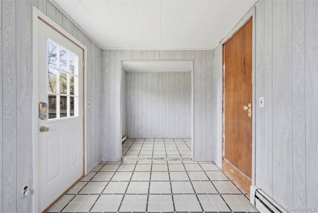 1055 Sipp Avenue, Medford, NY 11763