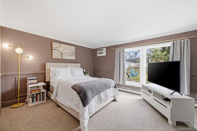 1055 Sipp Avenue, Medford, NY 11763