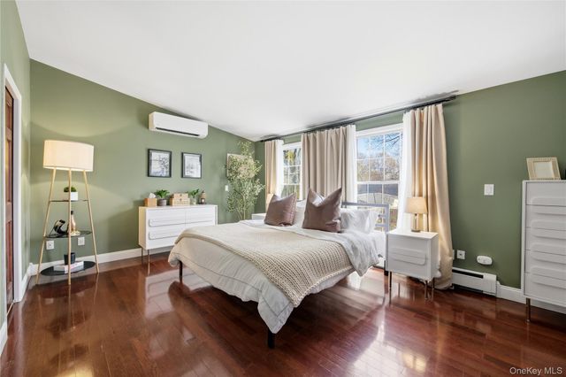 1055 Sipp Avenue, Medford, NY 11763