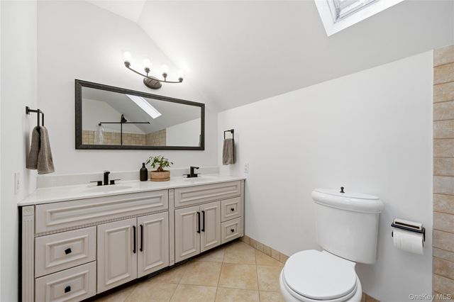 1055 Sipp Avenue, Medford, NY 11763