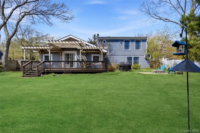 1055 Sipp Avenue, Medford, NY 11763