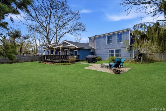 1055 Sipp Avenue, Medford, NY 11763