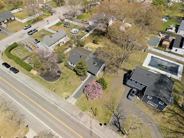 1055 Sipp Avenue, Medford, NY 11763