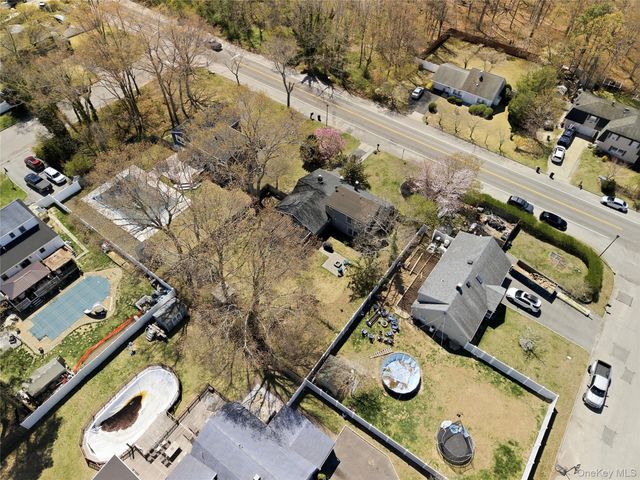 1055 Sipp Avenue, Medford, NY 11763