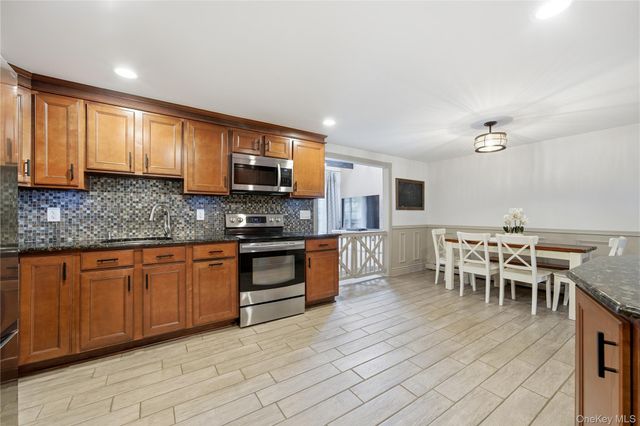 1055 Sipp Avenue, Medford, NY 11763