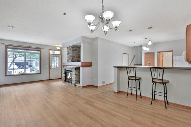 750 Maple Hills Drive B, Maplewood, MN 55117